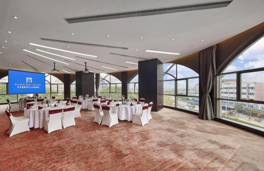 Maison New Century Hotel Dongguan Донгуан Екстериор снимка